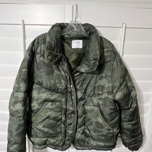 Old Navy Camo Puffer Jacket Size S